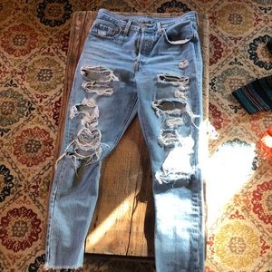 Levi High Waisted Jeans